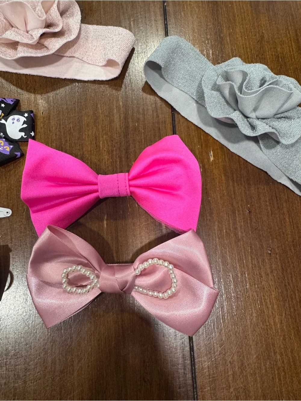Mixed lot of NWT & lightly worn baby girl bows & headbands bundle random brands